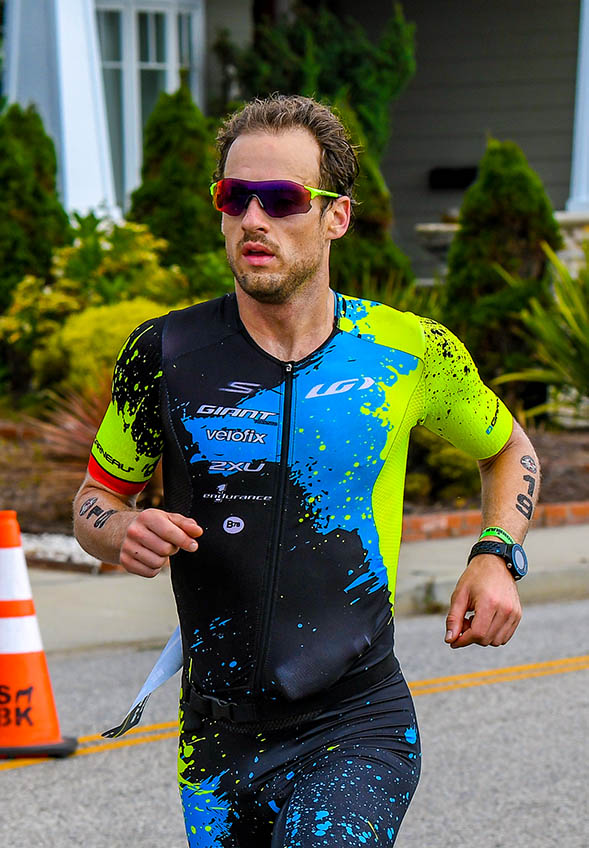 Mikael Staer Nathan running at Santa Cruz 70.3 2018